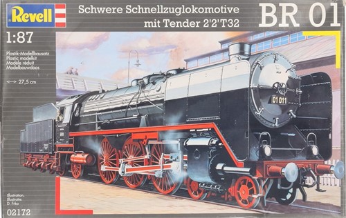 Revell 02172 H0 - BR 01 Schwere Schnellzuglokomotive mit Tender 2'2' T32