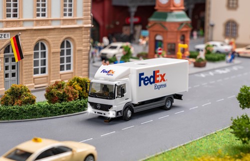 Faller 161328 H0 - Mercedes Benz Atego XXXLutz (HERPA) Faller Car System Digital
