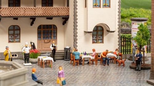 Noch 16246 H0 - Restaurant, figuren themawereld