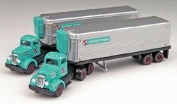 Classic Metal Works 51148 N - White CW22 Vrachtwagen met Gekoelde Trailer Safeway Foods 2stuks