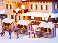 Noch 65610 H0 - Op de kerstmarkt