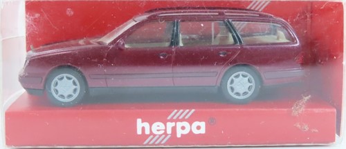 Herpa H0 - Mercedes Benz E320 Touring Donker Rood