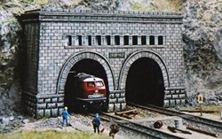 Pola 271 N - Tunnelingang