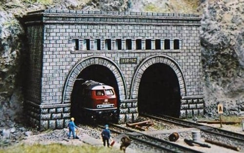 Pola 271 N - Tunnelingang