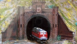 Pola 273 N - Tunnelportaal